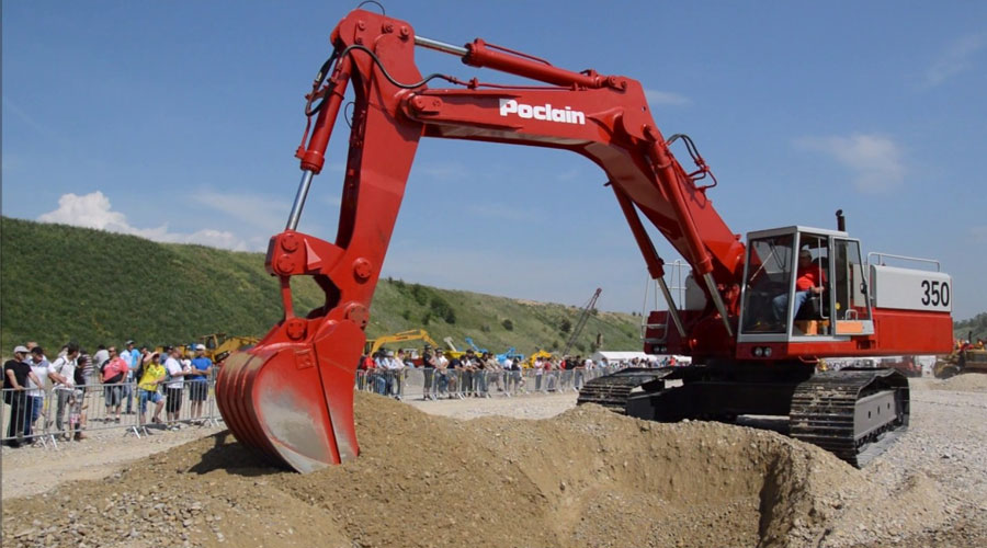 EXCAVATOR 480,460